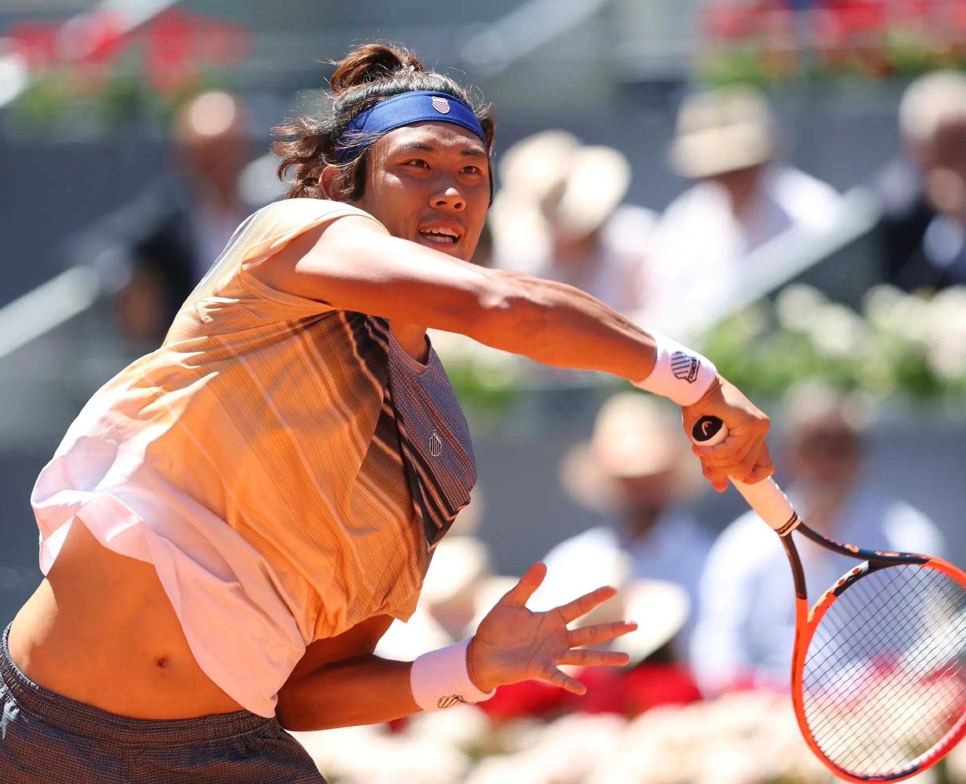 张之臻止步罗马赛八强,罗马赛张之臻第四轮比赛直播