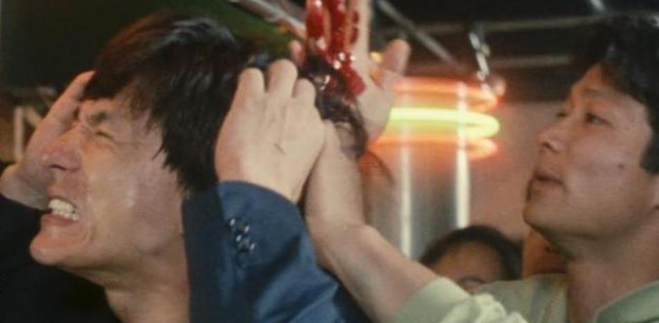 7次断手、全身100多针、大小便*禁失**，这些武打明星让人动容