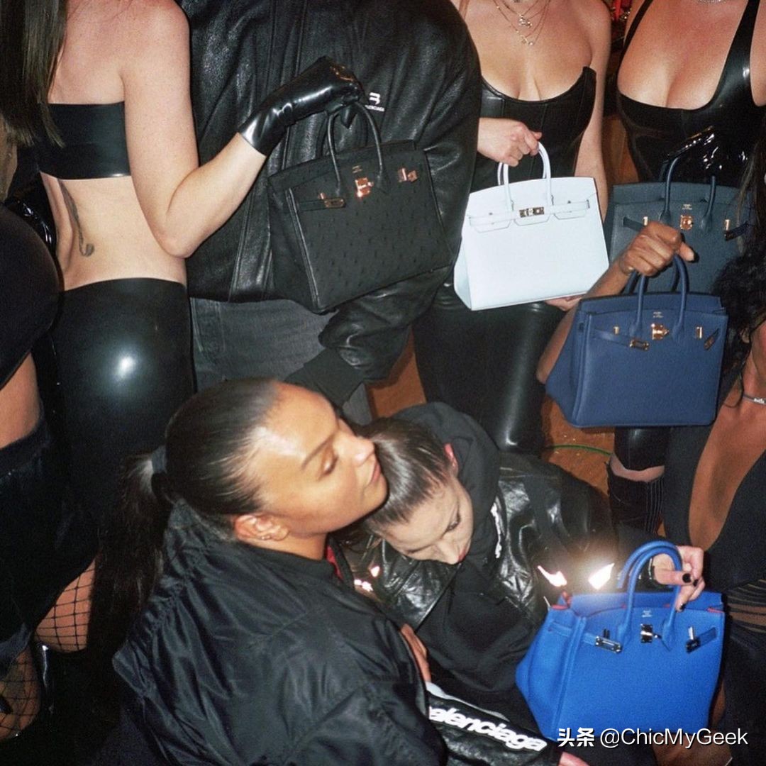 坎耶·维斯特壕出新境界！女友生日派对送女方闺蜜人手一爱马仕包
