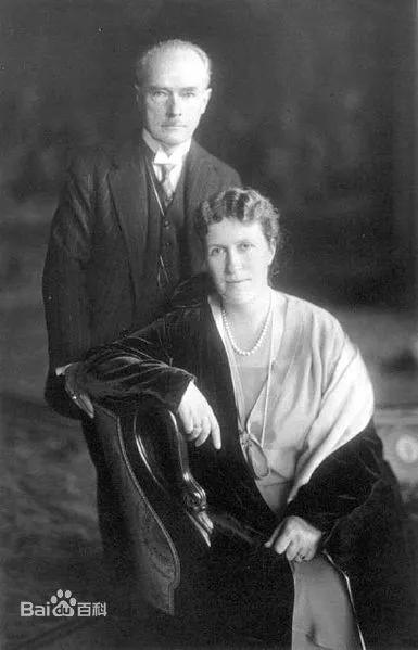 克虏伯的荣耀与悲剧——巴本：“我们已经雇用了希特勒！”