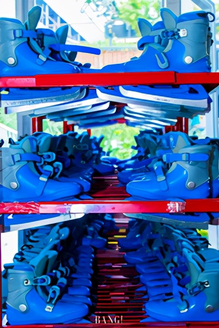 限定梦幻装置，圣诞拍照打卡好去处就在华熙LIVE·528