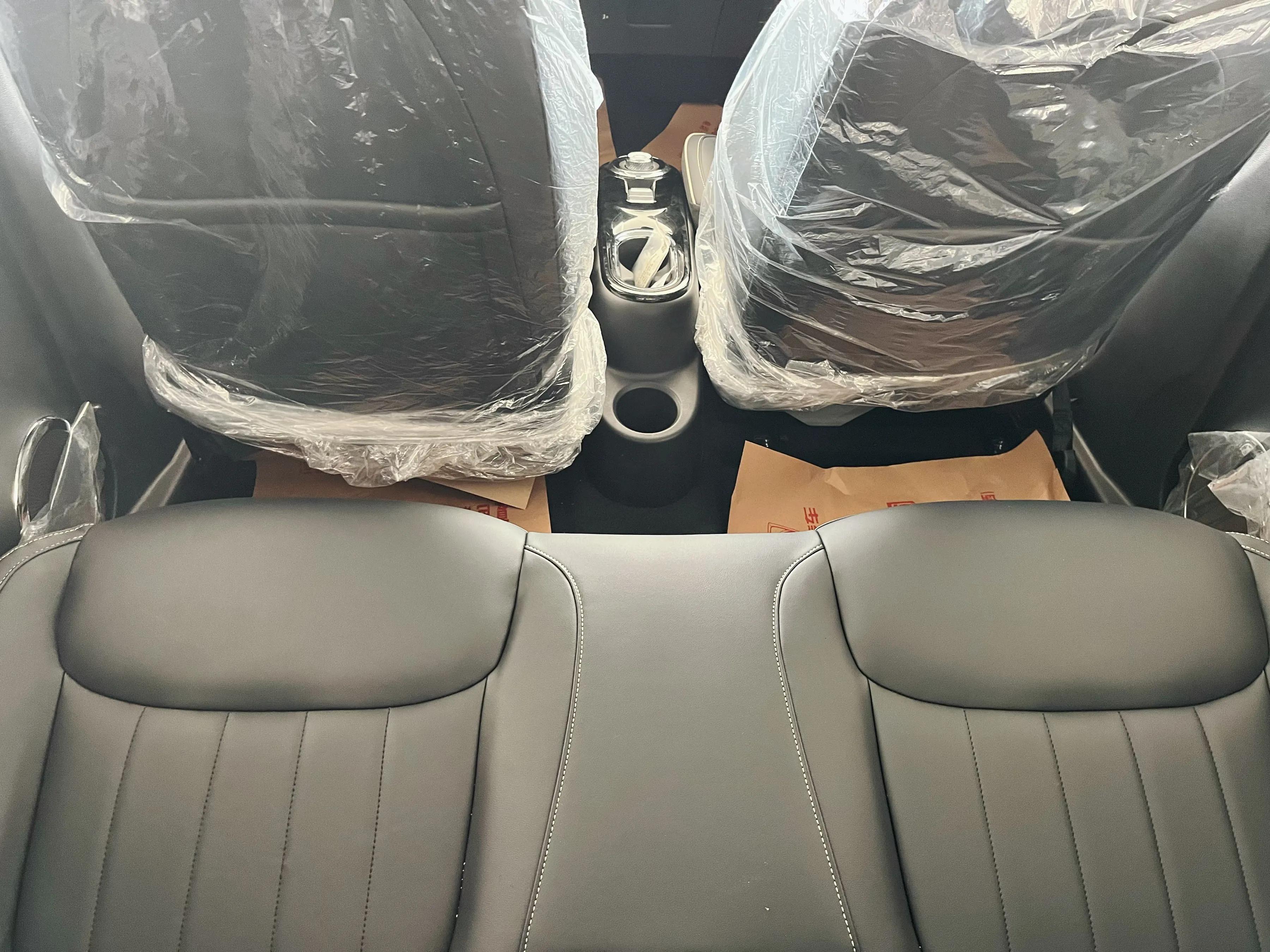 闺蜜买车了带我兜风 (闺蜜提新车带我出去玩)