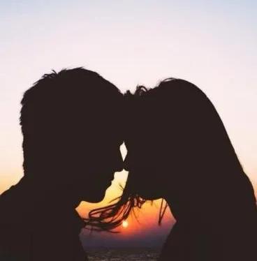 男人对你有3种欲望才是真的爱你,如果男的对你有兴趣一定会主动