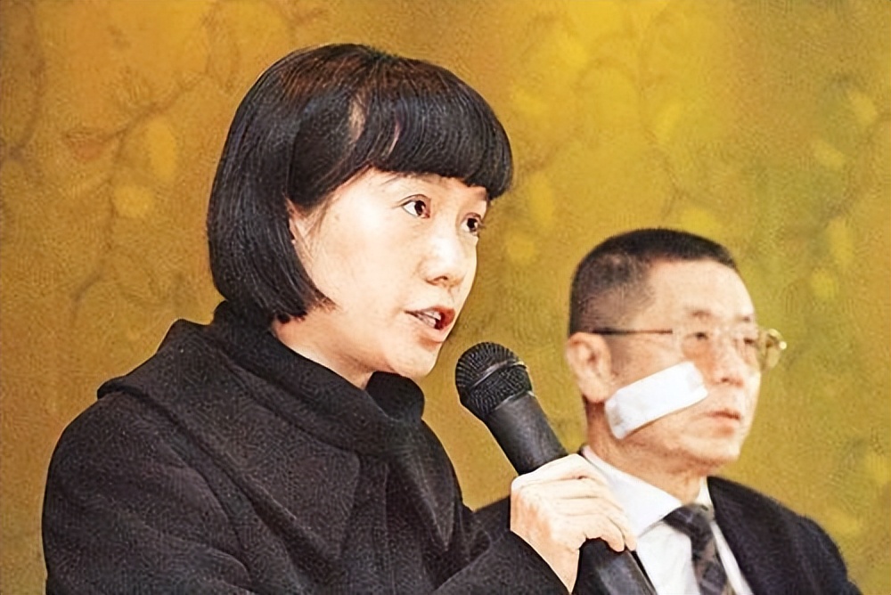 钢琴家刘诗昆：78岁娶女徒弟，81岁升级当爸爸，一家三口其乐融融