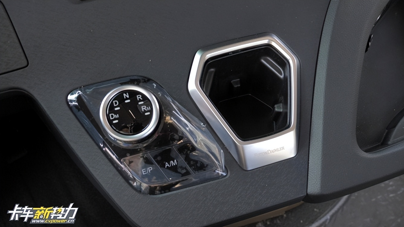 新款欧曼est车头,欧曼银河和est价格差多少