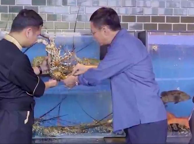 中国第一位办手机号码的人，当时号码随便选，最终他挑了什么号？