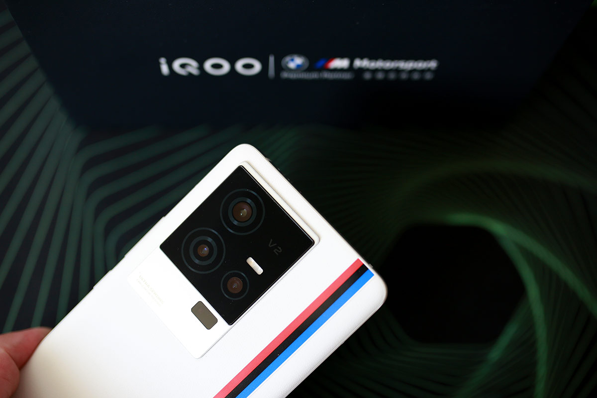 现在两千左右值得入手的iqoo手机,两千五以内最值得入手的iqoo手机