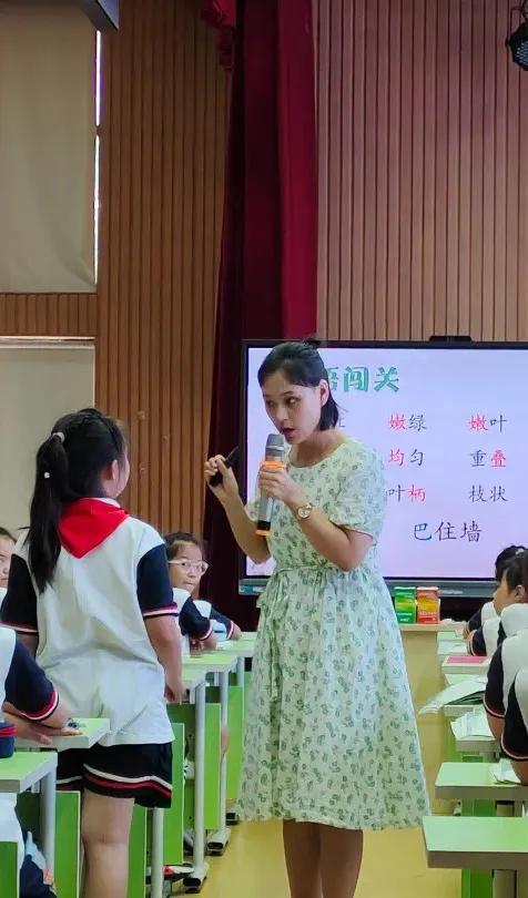 本期《师说》与您分享吴建亚校长与江溪小学的故事