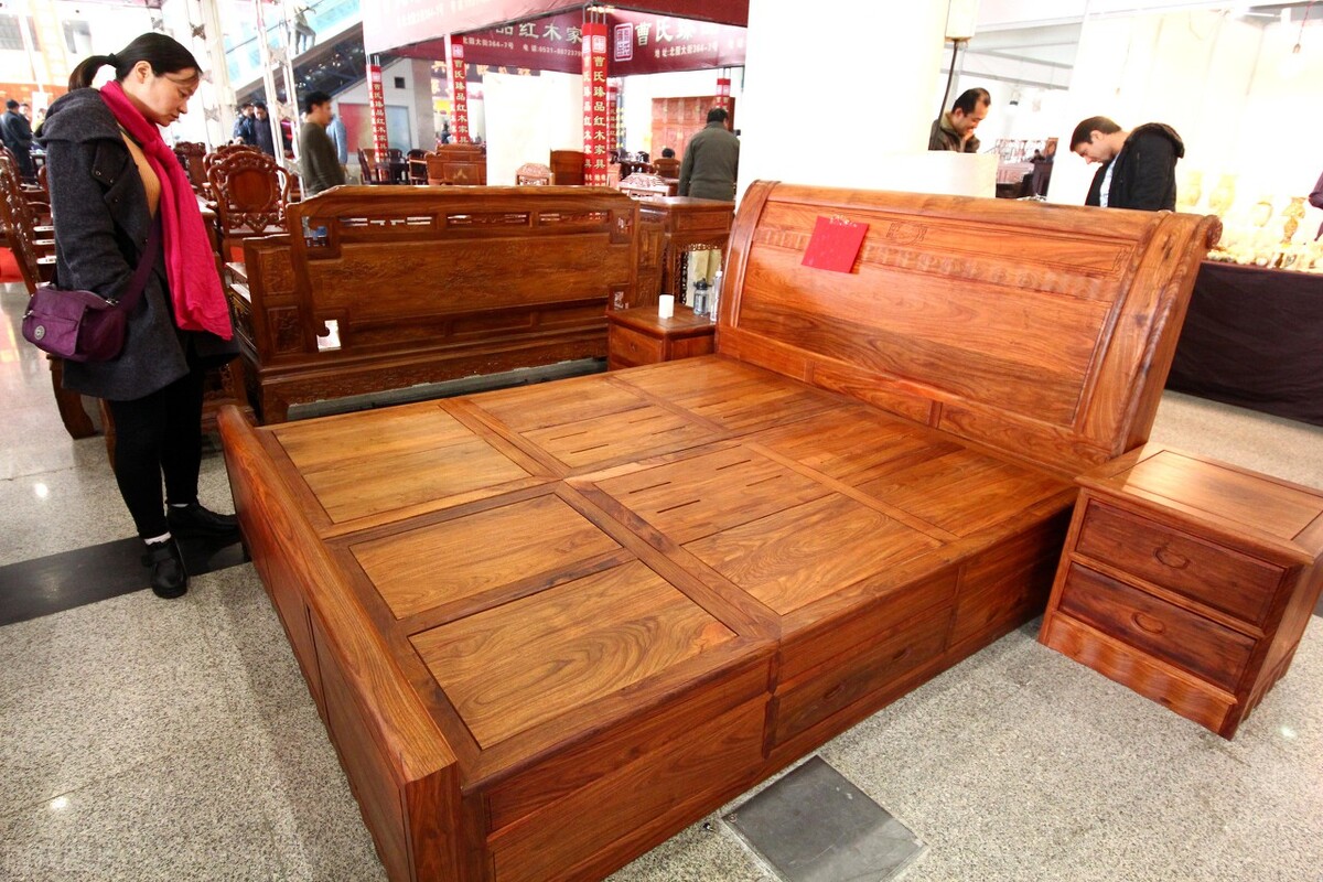 红木木材市场价格,花梨木和红木家具哪个贵