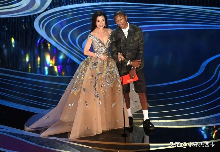 带1000万珠宝进组，谈18年恋爱不结婚，彪悍的人生不需要解释