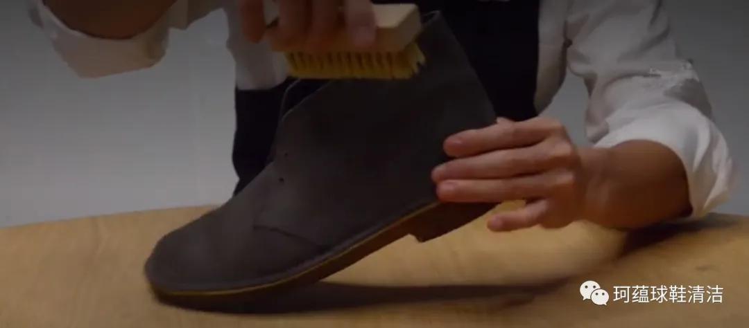 麂皮球鞋沾水了怎么修复,麂皮球鞋彻底清洗