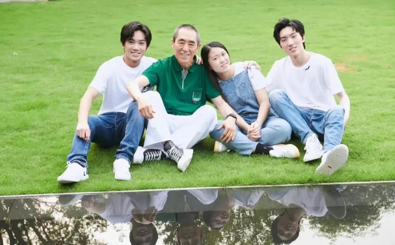 张艺谋毕业典礼,张艺谋参加长子毕业礼