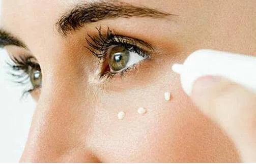 眼睛周围长小疙瘩是什么,眼睛周围长红米粒