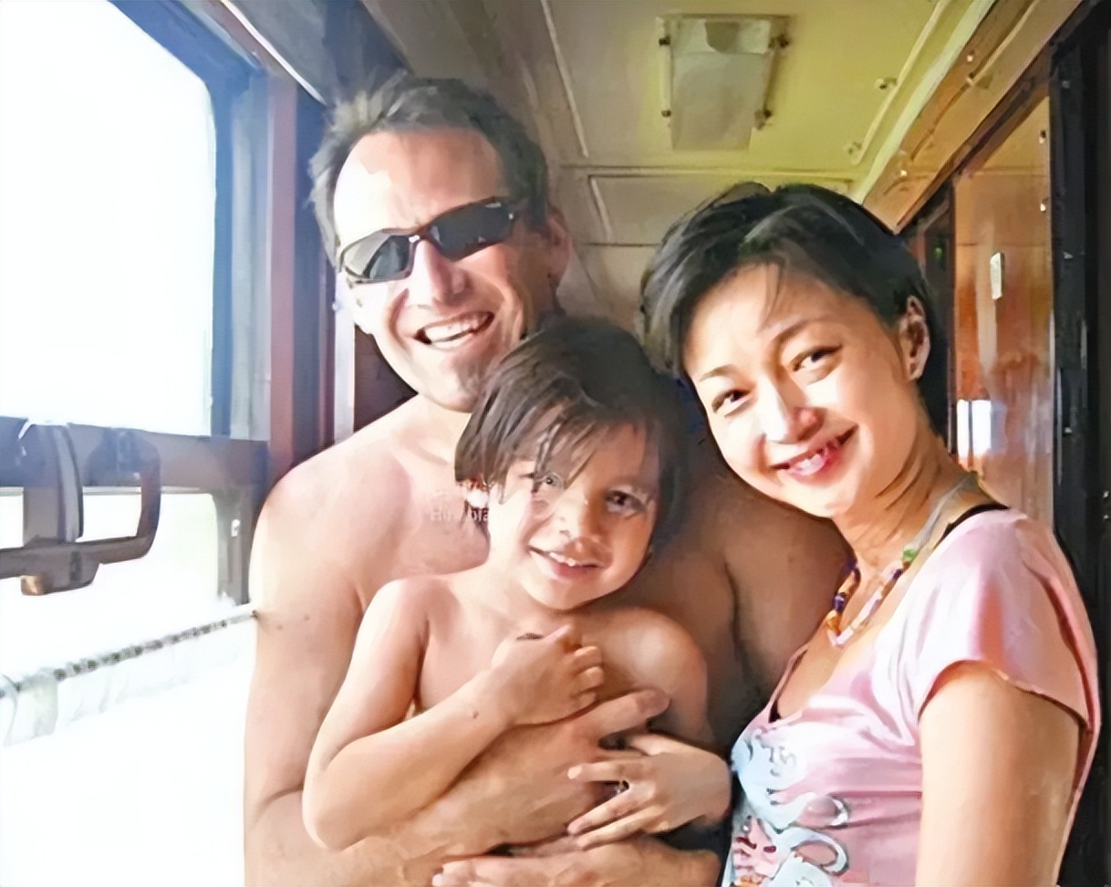 1994年，黎明迷上了“最美郭襄”，表白被拒，让黎明伤心了好久