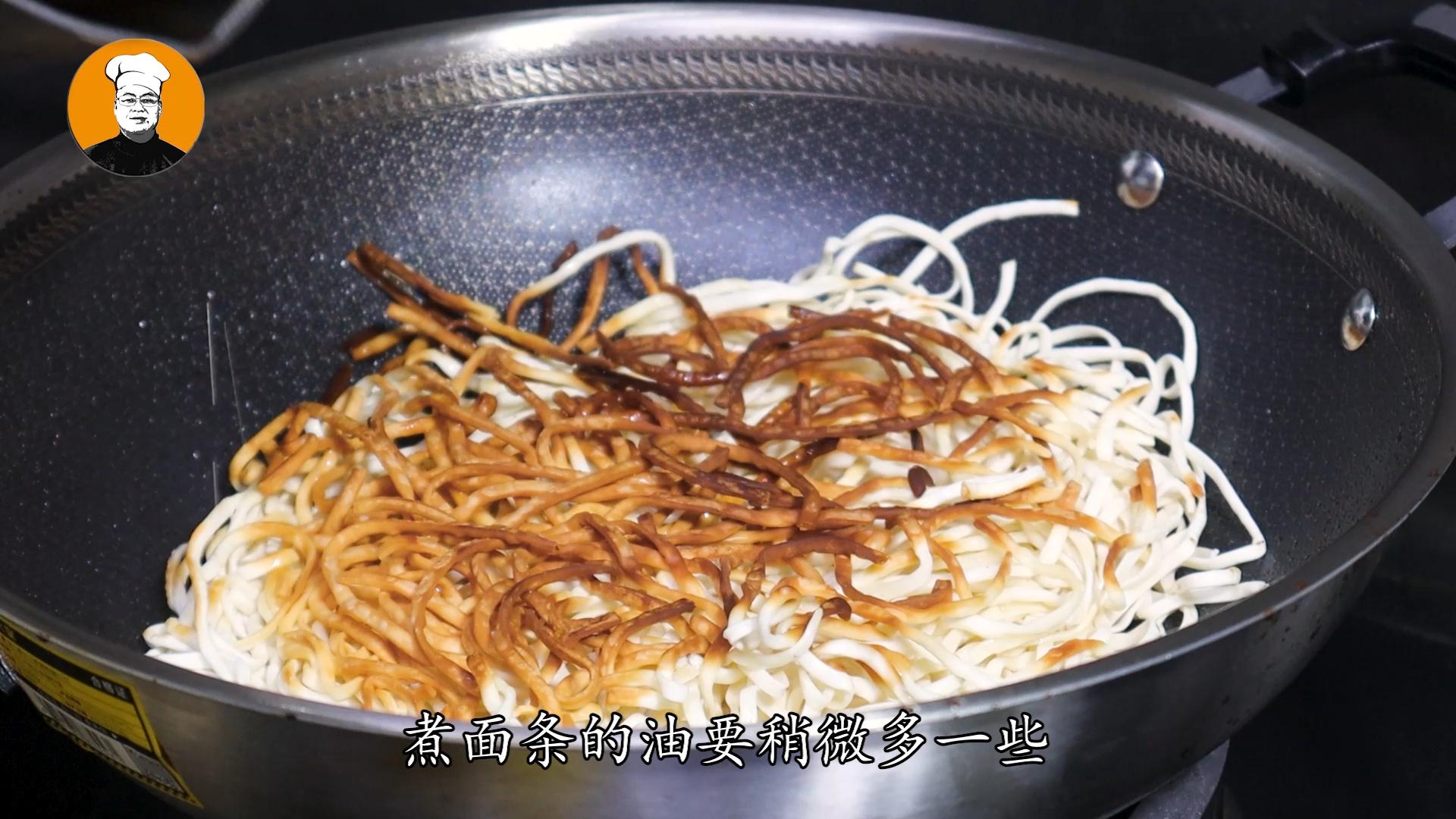 河南老式炒面用什么面,生面条直接上锅炒河南老式炒面条