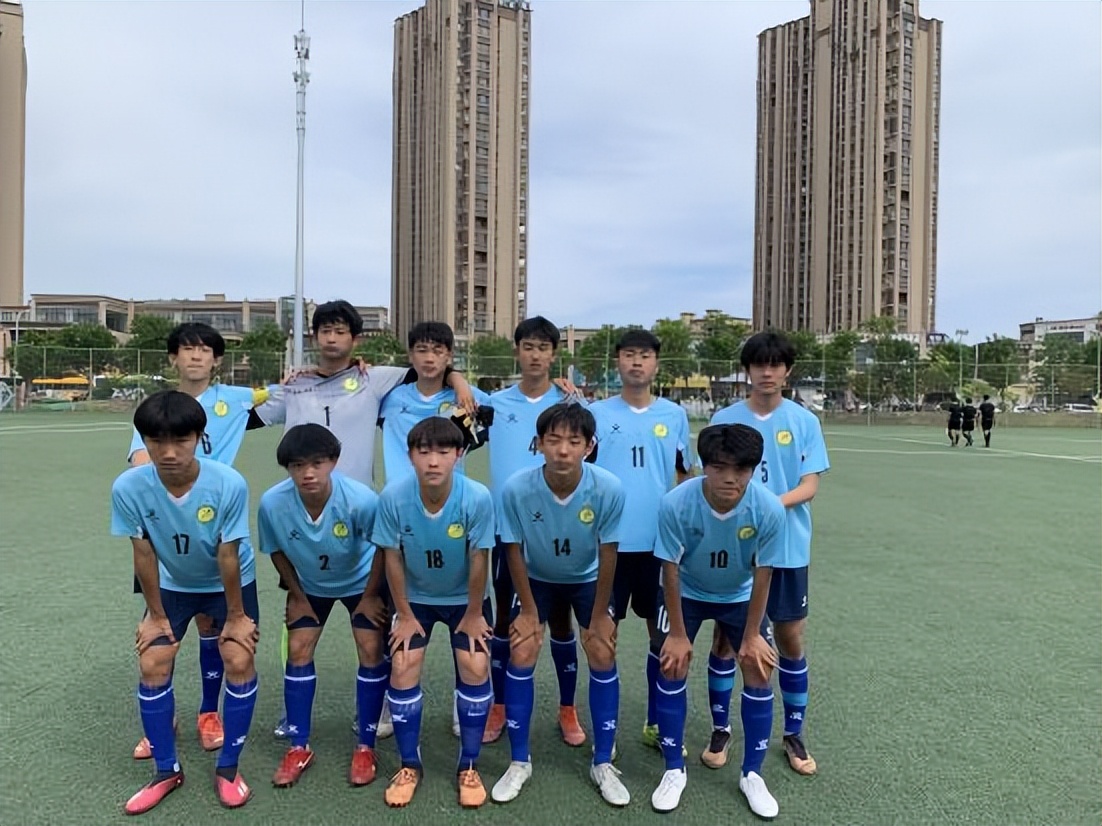 城阳二中2023喜报,城阳区第二实验小学足球冠军