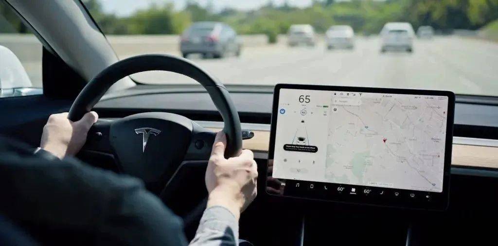 鐗规柉鎷夊箍鍛婄墖,鐗规柉鎷夊搧鐗屽舰璞″箍鍛婄墖