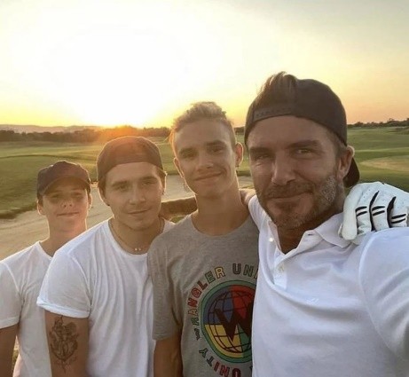 贝克汉姆布鲁克林和两个弟弟,贝克汉姆的三个儿子谁最帅