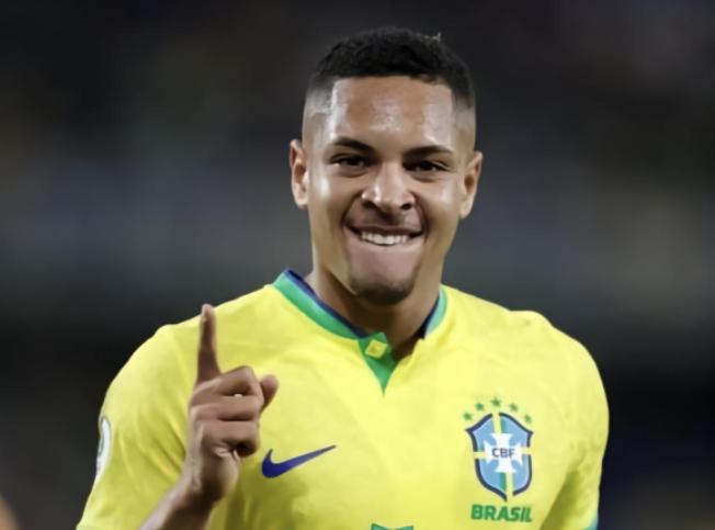 巴萨没签梅西付出了多大代价,梅西给巴萨带来的钱不够签梅西吗