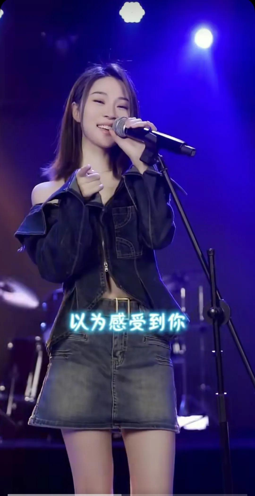 抖音网红歌手戴羽彤,抖音唱歌网红最火前十名歌手