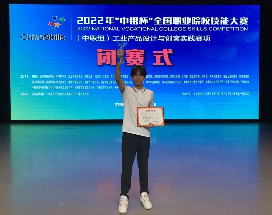 5岁小男孩拿全国冠军,深圳一男孩获冠军