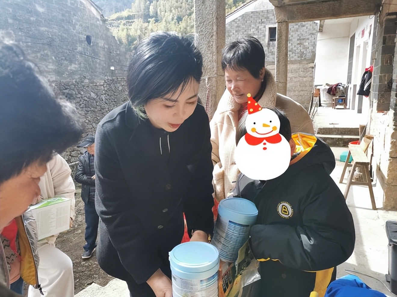 辛巴用直播电商助力乡村振兴,浙江天台圆梦助学公益达人陆慧平