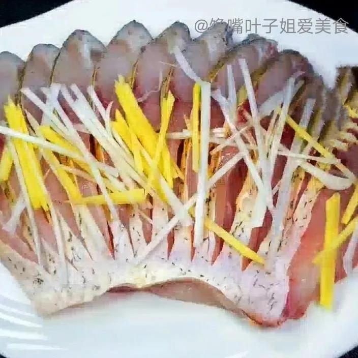 鲳鱼怎么做最香又简单又好吃,鲳鱼怎么做最好吃又简单视频