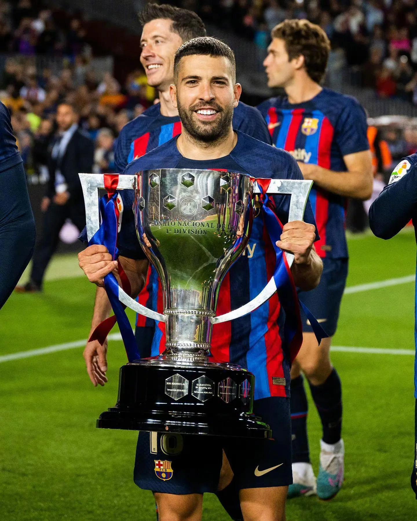 五大联赛欧战冠军得主,曼城拜仁三冠王哪个更强