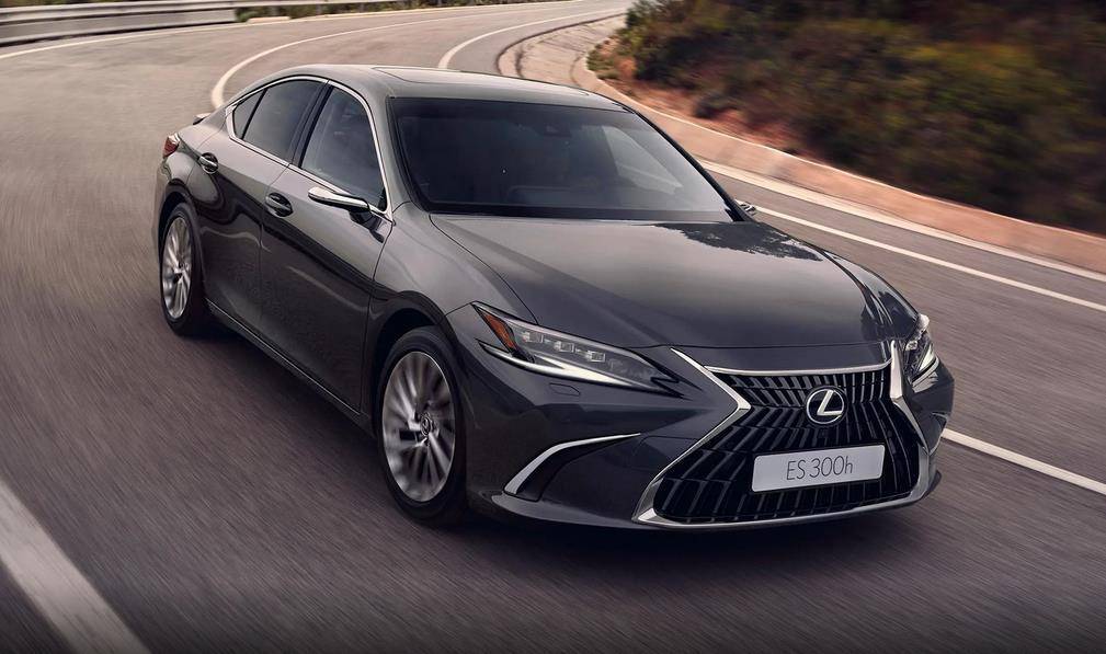 雷克萨斯5系2019,雷克萨斯es200和宝马5系对比