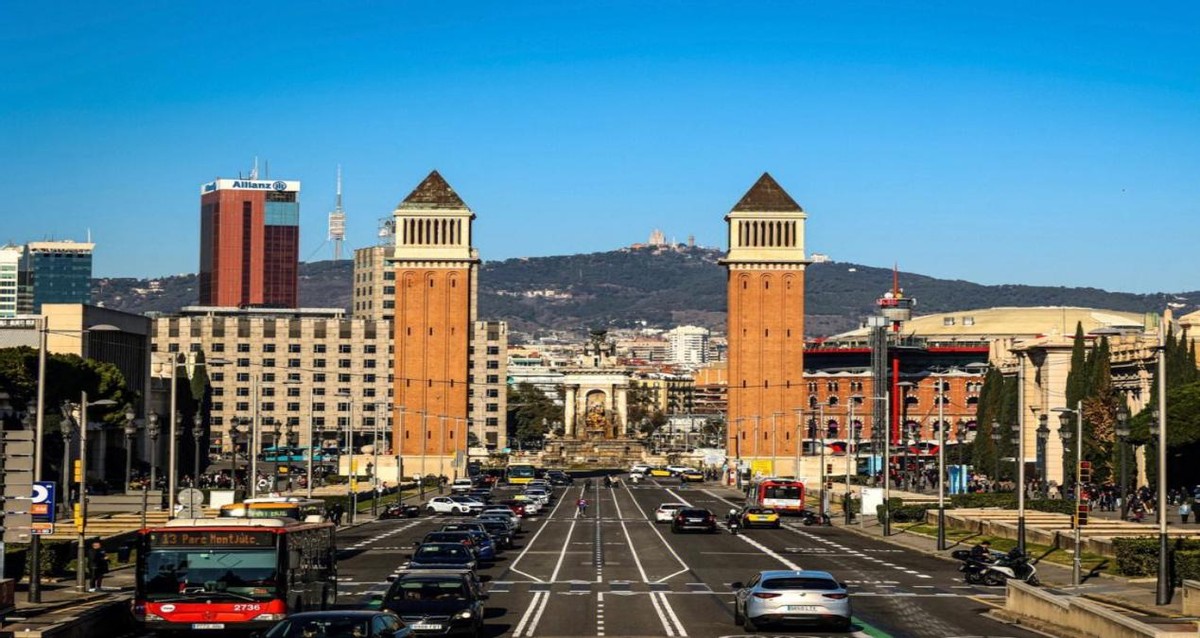 西班牙的建筑风格，反映出西班牙文化怎样的特点？