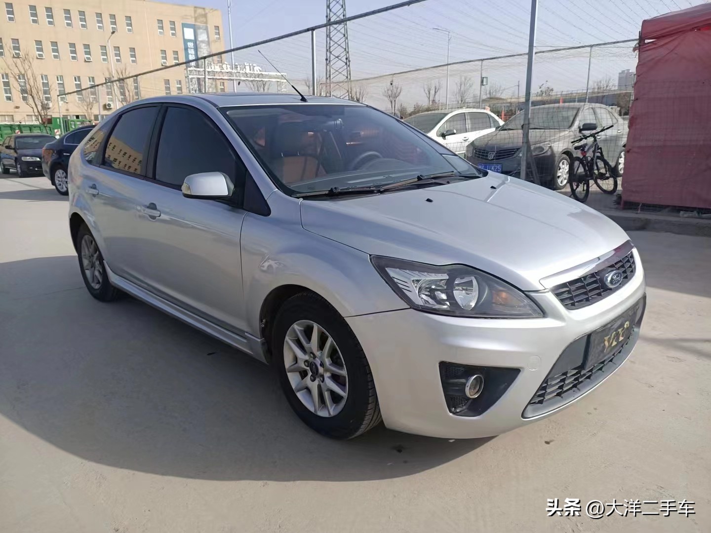 1万多块的练手车，我们推荐这三款，福克斯、赛拉图、标致207