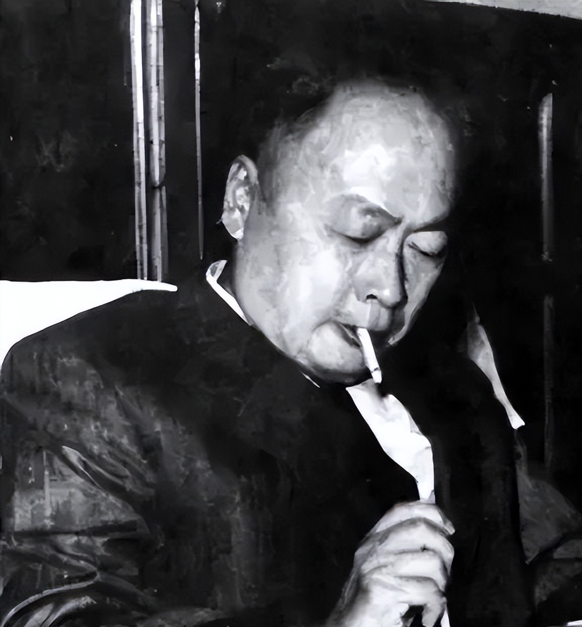 1962年陈毅返乡探母，发现母亲正在藏什么东西，看清后，泪如雨下