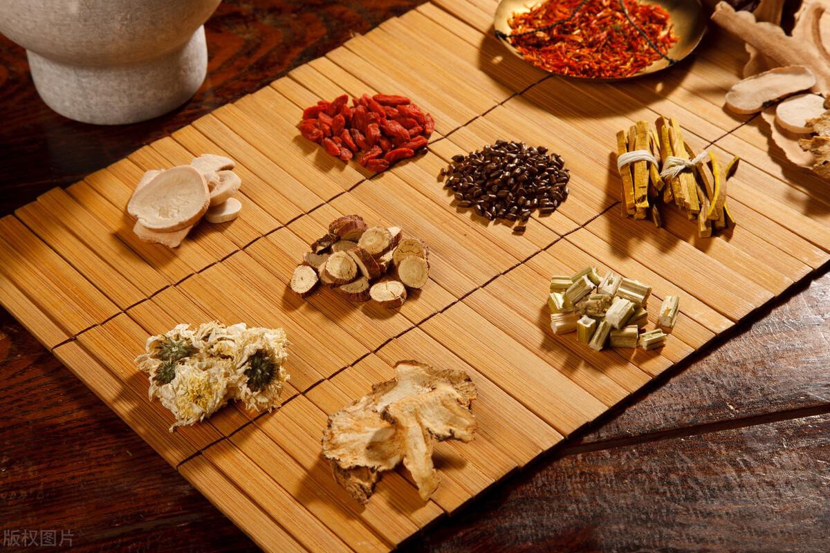 阴囊潮湿，瘙痒难忍，中医一方，健脾祛湿