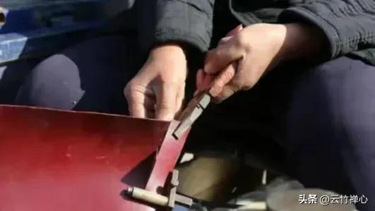 农村集市20元一根现割牛皮带,农村集市上现割的牛皮腰带真假