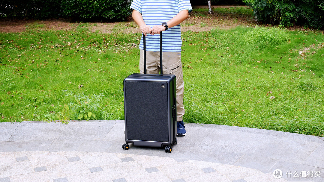 地平线8号城市脉搏行李箱，质感突出，干湿分离，真的好用