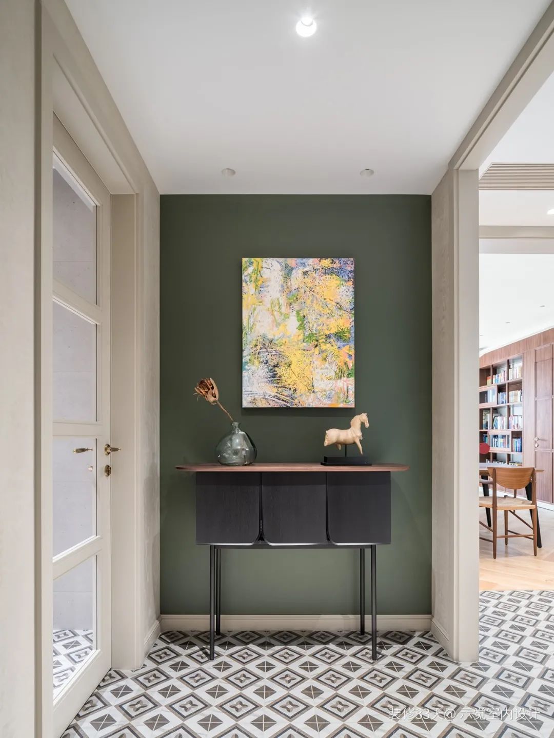 增加进门玄关迎面墙效果图,入户玄关客厅书柜一体效果