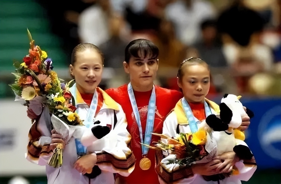 在这路遥马急的人间下一句是什么,在路遥马急的人间真的有人爱你吗