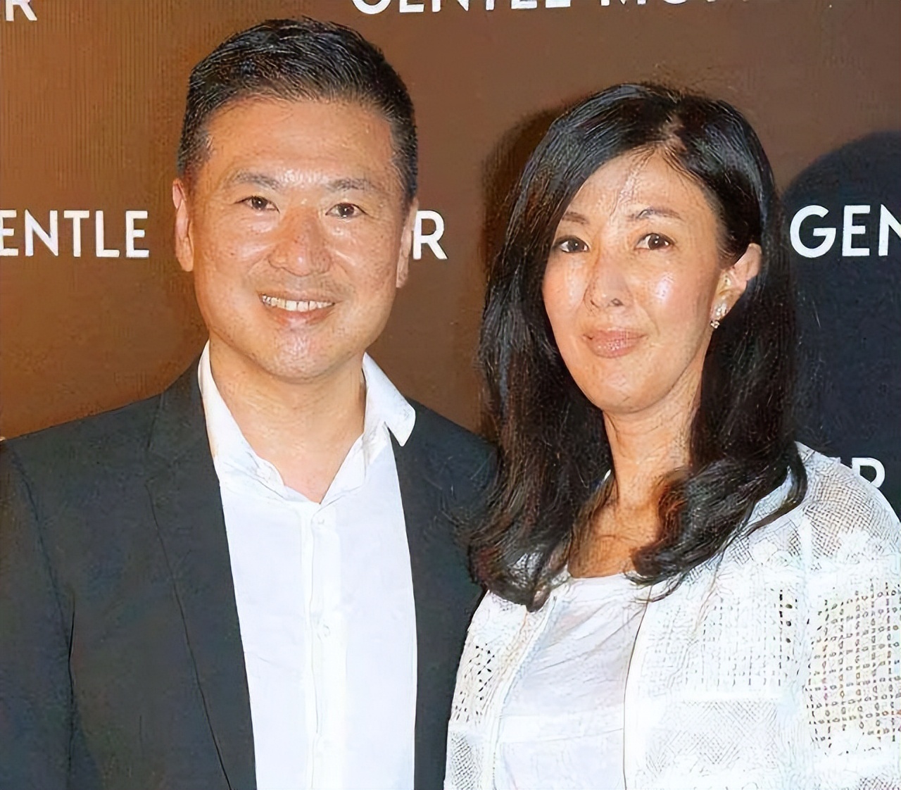 李嘉欣晒与老公合照,李嘉欣晒与许晋亨合照大秀恩爱