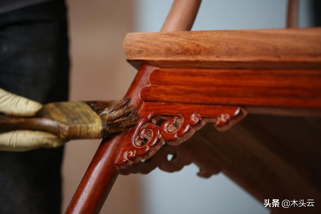 红木家具怎么区分上蜡与上漆,红木家具刷漆还是上蜡