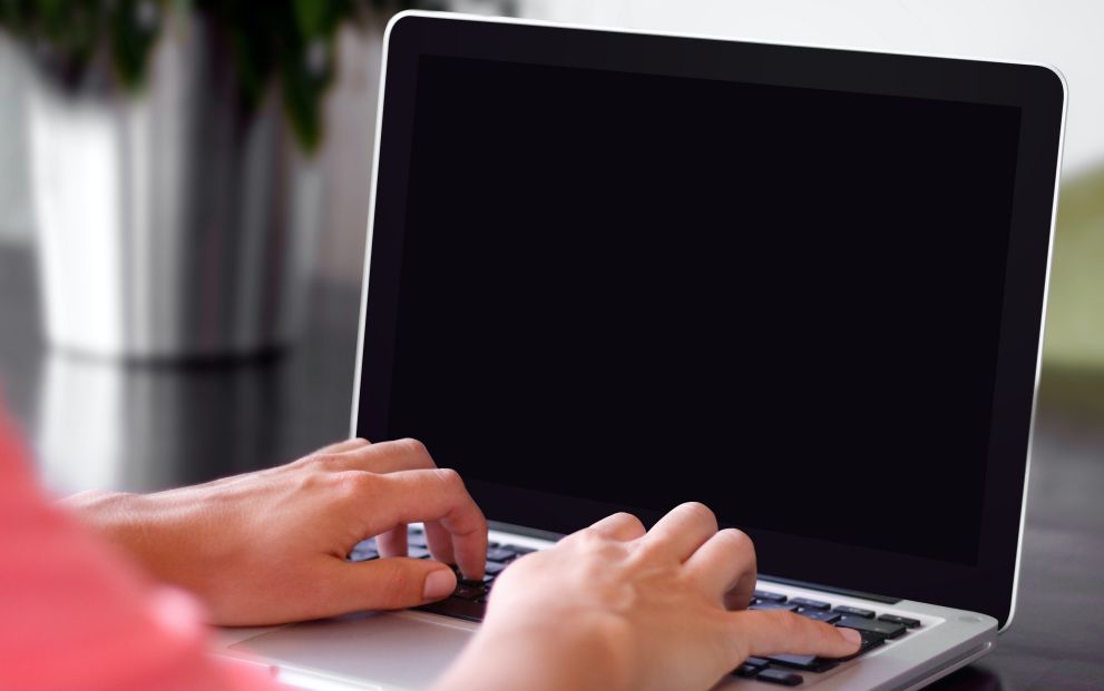 网购笔记本电脑靠谱吗,新手笔记本电脑使用指南