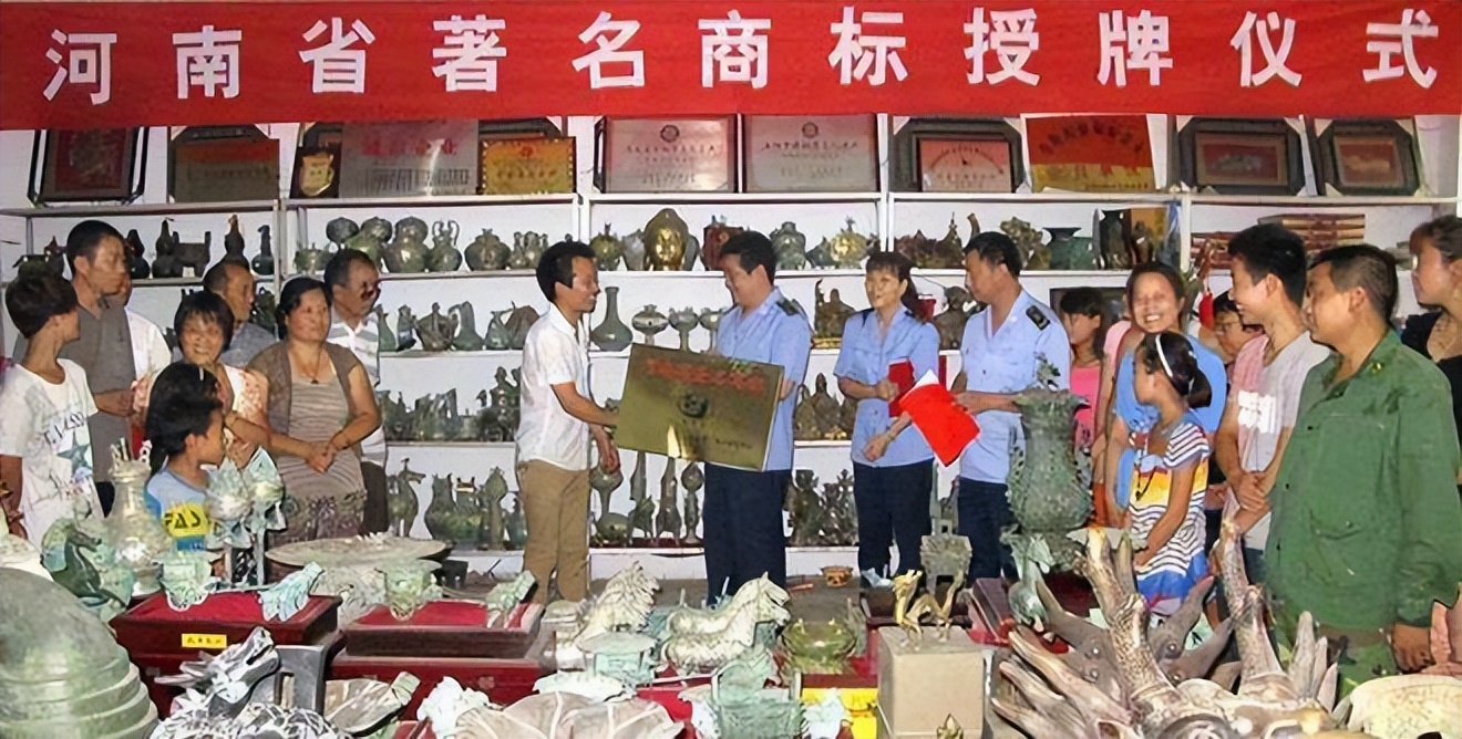 河南老汉带领全村制假致富,制假小作坊年赚百万