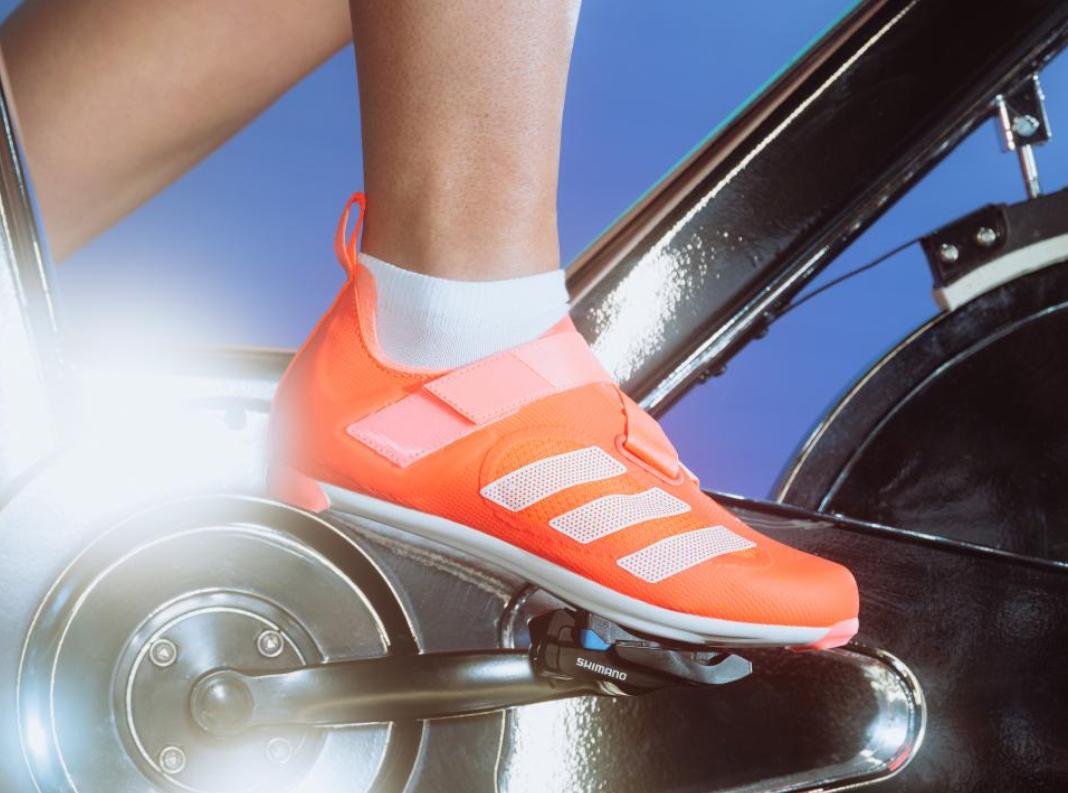 骑行阿迪达斯锁鞋,阿迪达斯court轻便鞋