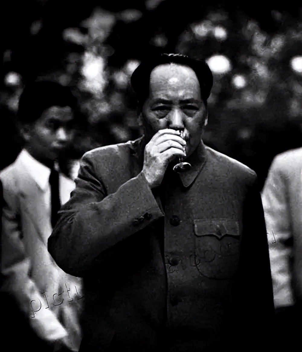 俄乌冲突给我们的警醒，千万不要相信美国，毛主席70年前就已看透