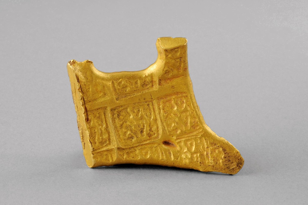 1次买1颗，1个月攒1克，囤黄金为何成为年轻人的新潮流？