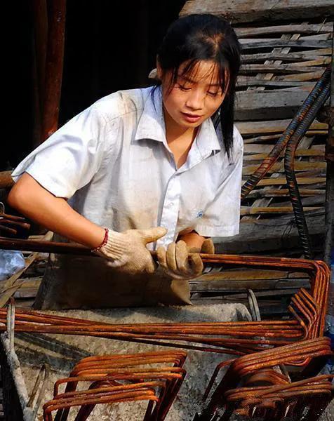 经常爱哭的女孩叫什么,经常爱哭的女生是不是抑郁症