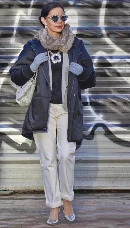 时尚奶奶告诉我们什么才是真的美,时尚百搭红色围巾