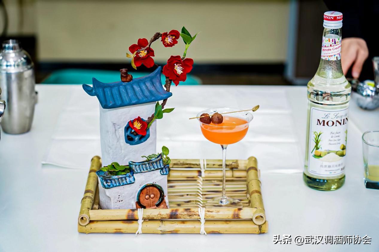 王勇会长应邀担任第十三届全国旅游院校服务技能大赛裁判