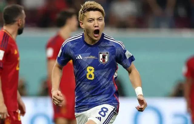 日本队2-1逆转德国队球迷,日本2-1击败西班牙后日本球迷反应