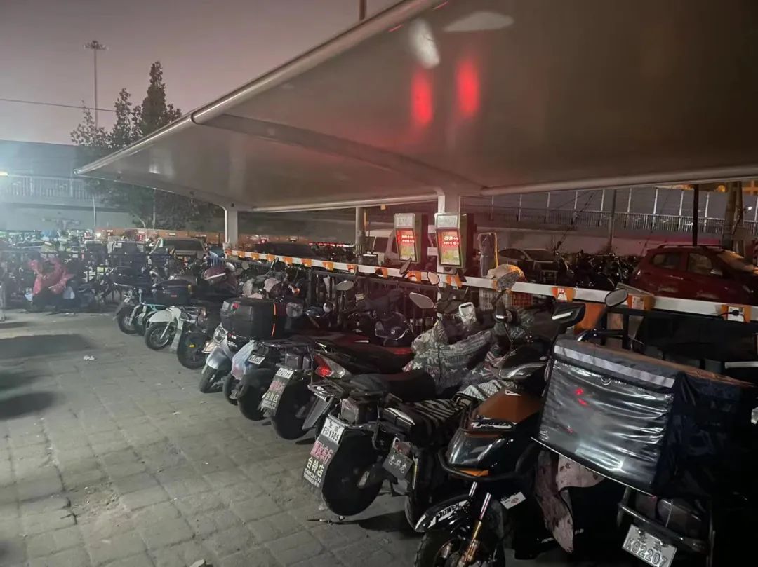 肖战默默守护的人是谁,是谁在默默守护你