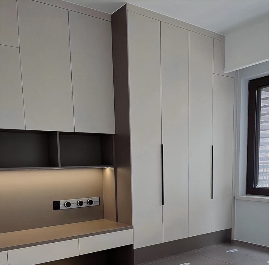 衣柜高密度板好还是实木多层板好,衣柜门用高密度板好吗